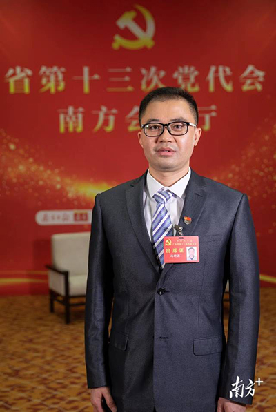 鶴山雅圖仕印刷有限公司生產(chǎn)技術主任、首席技師馮新源代表