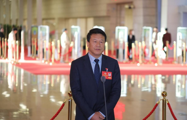 省政協(xié)委員、廣東輕工職業(yè)技術(shù)大學(xué)藝術(shù)設(shè)計學(xué)院院長桂元龍：讓體育“非遺”之花在校園綻放